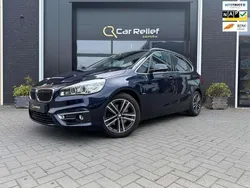 Blauw, metallic lak Gebruikt 2017 BMW 220 Active Tourer Executive MPV | € 14.950 (Eerlijke prijs)