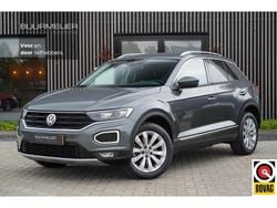 Grijs, metallic lak Gebruikt 2018 VW T-Roc Sportline SUV | € 20.900 (Goede deal)