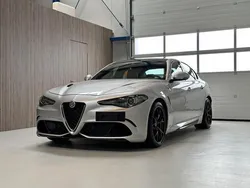 Blauw, metallic lak Gebruikt 2017 Alfa Romeo Giulia Quadrifoglio Sedan | € 54.990