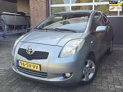 Grijs Gebruikt 2006 Toyota Yaris Luna Hatchback | € 2.495 (Eerlijke prijs)