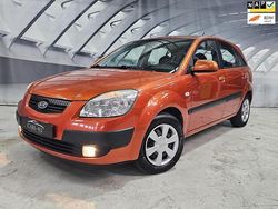 Oranje Gebruikt 2008 Kia Rio 2 Hatchback | € 2.499 (Eerlijke prijs)