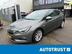 Grijs, metallic lak Gebruikt 2017 Opel Astra Business Hatchback | € 7.850 (Eerlijke prijs)