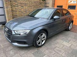 Grijs, metallic lak Gebruikt 2017 Audi A3 Design Sedan | € 14.999 (Goede deal)