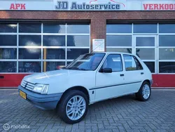 Wit Gebruikt 1991 Peugeot 205 Hatchback | € 1.450