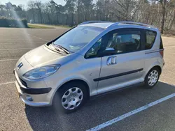 Zilver Gebruikt 2005 Peugeot 1007 Hatchback | € 3.000 (Eerlijke prijs)