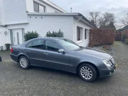 Grijs Gebruikt 2007 Mercedes E200 Elegance Sedan | € 6.200 (Super prijs)