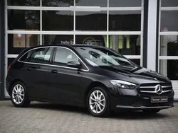 Zwart, metallic lak Gebruikt 2019 Mercedes B200 MPV | € 26.450 (Eerlijke prijs)