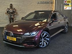 Rood Gebruikt 2018 VW Arteon Business Hatchback | € 24.999 (Eerlijke prijs)