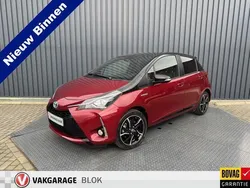 Rood, metallic lak Gebruikt 2018 Toyota Yaris Plus Hatchback | € 17.950 (Eerlijke prijs)