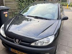 Zwart Gebruikt 2005 Peugeot 206 Hatchback | € 950 (Iets duurder)