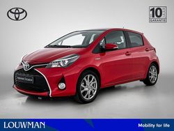 Rood Gebruikt 2016 Toyota Yaris Hybrid Hatchback | € 15.450 (Eerlijke prijs)