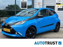 Blauw, metallic lak Gebruikt 2015 Toyota Aygo X-cite Hatchback | € 8.499 (Eerlijke prijs)