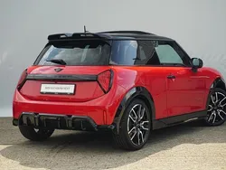 Rood Gebruikt 2024 Mini John Cooper Works Hatchback | € 37.950 (Eerlijke prijs)