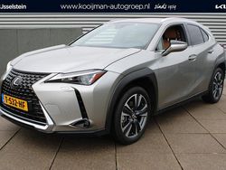 (1j7) Gebruikt 2023 Lexus UX 250h Business Edition SUV | € 35.695 (Eerlijke prijs)