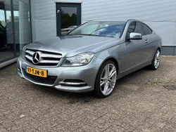 Grijs, metallic lak Gebruikt 2012 Mercedes C180 Coupé | € 9.950 (Goede deal)