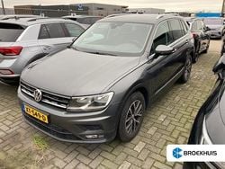 Grijs Gebruikt 2019 VW Tiguan Comfortline SUV | € 24.395 (Goede deal)