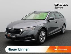 Grijs Gebruikt 2023 Skoda Octavia Business Line Stationwagen | € 27.900 (Goede deal)