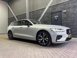 Grijs Gebruikt 2022 Volvo V60 R-Design Stationwagen | € 39.800 (Duur)