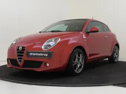 Rood Gebruikt 2016 Alfa Romeo MiTo Exclusive Hatchback | € 8.925 (Eerlijke prijs)