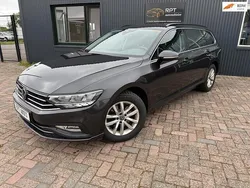 Grijs Gebruikt 2023 VW Passat Business Stationwagen | € 24.250 (Goede deal)