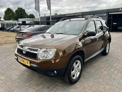 Bruin Gebruikt 2011 Dacia Duster Lauréate SUV | € 4.450 (Eerlijke prijs)
