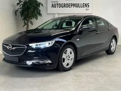 Zwart Gebruikt 2017 Opel Insignia Hatchback | € 12.750 (Eerlijke prijs)