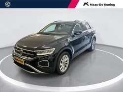 Zwart Gebruikt 2024 VW T-Roc Edition SUV | € 32.740 (Eerlijke prijs)