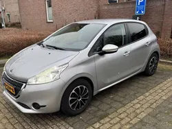 Zwart Gebruikt 2014 Peugeot 208 Hatchback | € 3.100 (Super prijs)