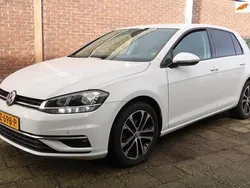 Wit, metallic lak Gebruikt 2018 VW Golf VII Comfortline Hatchback | € 10.500 (Goede deal)
