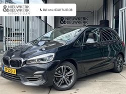 Zwart Gebruikt 2018 BMW 218 Executive Stationwagen | € 20.489 (Eerlijke prijs)