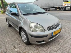 Grijs Gebruikt 2004 Toyota Yaris Hatchback | € 1.499 (Eerlijke prijs)