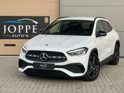 Wit, metallic lak Gebruikt 2020 Mercedes GLA200 AMG line SUV | € 43.950