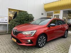 Rood Gebruikt 2021 Renault Mégane GrandTour Bose Edition Stationwagen | € 14.950 (Eerlijke prijs)