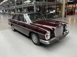 Rooddunkelrot Gebruikt 1972 Mercedes 280 SE Sedan | € 27.900