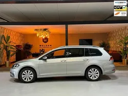 Grijs, metallic lak Gebruikt 2017 VW Golf VII Comfortline Stationwagen | € 11.990 (Eerlijke prijs)