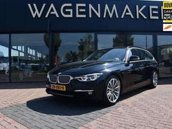 Zwart Gebruikt 2019 BMW 318 Luxury Line Stationwagen | € 19.950 (Goede deal)