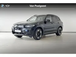 M carbonschwarz metallic (416) (zwart metallic) Gebruikt 2024 BMW iX3 Comfort Edition SUV | € 56.895 (Eerlijke prijs)