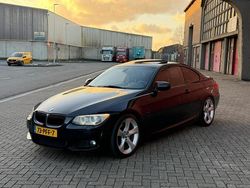Zwart Gebruikt 2011 BMW 325 Coupé | € 12.500 (Eerlijke prijs)