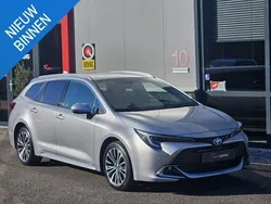 Grijs Gebruikt 2024 Toyota Corolla Hybrid Team Hatchback | € 29.440 (Goede deal)