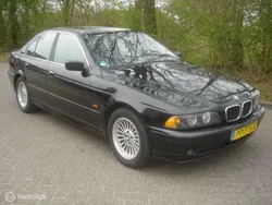 Zwart, metallic lak Gebruikt 2001 BMW 520 Executive Sedan | € 2.850 (Iets duurder)