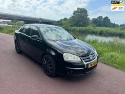 Zwart Gebruikt 2006 VW Jetta Sportline Sedan | € 1.350 (Super prijs)