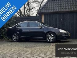 Zwart Gebruikt 2007 VW Jetta Sportline Sedan | € 999 (Goede deal)