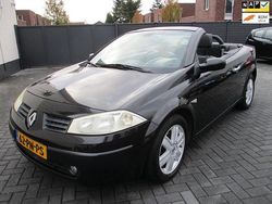 Zwart Gebruikt 2004 Renault Mégane Cabriolet Luxe Cabriolet | € 2.499 (Eerlijke prijs)