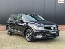 Zwart, metallic lak Gebruikt 2016 VW Tiguan Comfortline SUV | € 19.700 (Eerlijke prijs)
