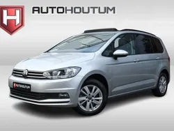 Zilver, metallic lak Gebruikt 2024 VW Touran Comfortline MPV | € 44.995
