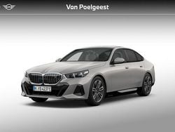 Oxidgrau metallic (grijs metallic) Nieuw 2025 BMW i5 M Sport Sedan | € 81.347 (Super prijs)