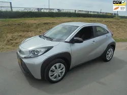 Grijs Gebruikt 2023 Toyota Aygo Play Hatchback | € 15.999 (Eerlijke prijs)