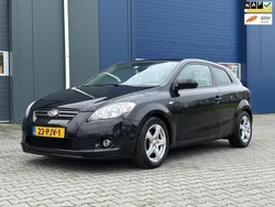Zwart Gebruikt 2011 Kia ProCeed Hatchback | € 2.450 (Eerlijke prijs)