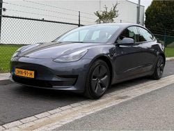 Grijs Gebruikt 2021 Tesla Model 3 RWD Sedan | € 23.995 (Goede deal)