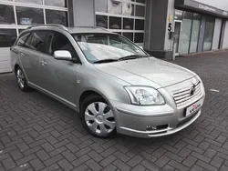 Grijs Gebruikt 2005 Toyota Avensis Sol Stationwagen | € 4.750 (Iets duurder)